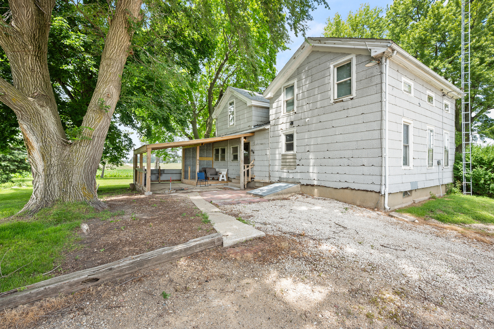 14286 Highway 72 Genoa, IL 60135 - Photo 3 of 33