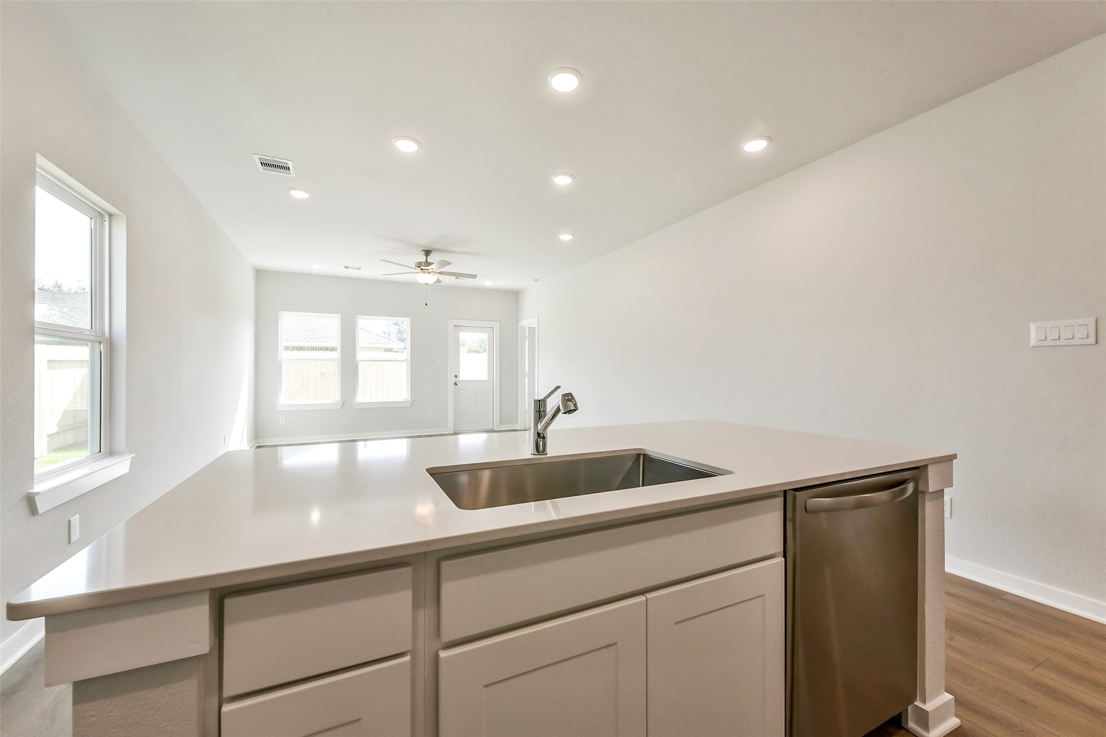 1992 Brookpointe Lane Dayton, TX 77535 - Photo 11 of 28