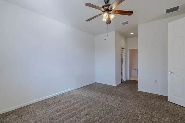 $2,500 | 805 Middleton Drive Southwest, Vero Beach, FL 32962