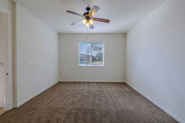 $2,500 | 805 Middleton Drive Southwest, Vero Beach, FL 32962