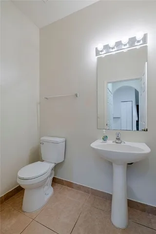 $2,500 | 805 Middleton Drive Southwest, Vero Beach, FL 32962