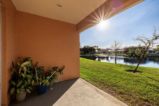 $2,500 | 805 Middleton Drive Southwest, Vero Beach, FL 32962