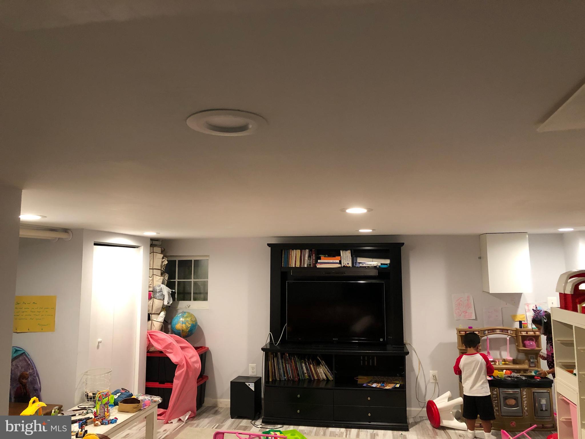 33 Murdock Road Baltimore, MD 21212 - Photo 7 of 11 Finished Basement