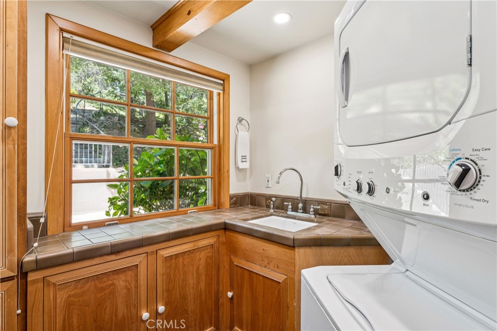 28971 North Shore Road Lake Arrowhead, CA 92352 - Photo 25 of 60