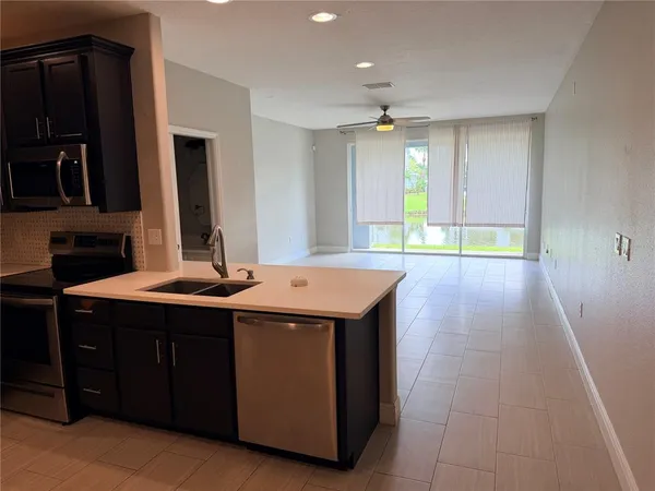 $2,200 | 10321 Willow Leaf Trail, Tampa, FL 33625