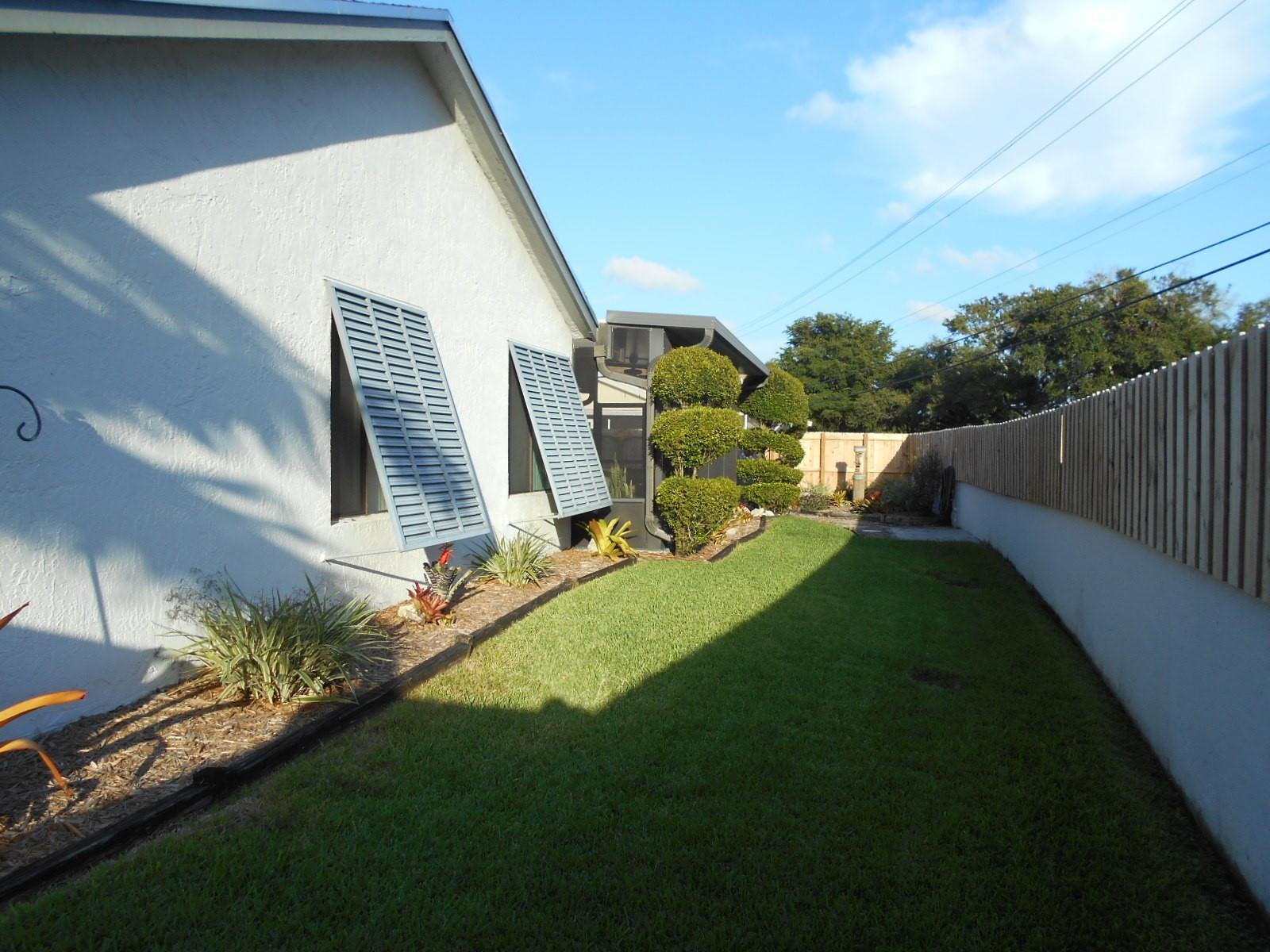 5560 Southwest 10th Place Pompano Beach, FL 33068 - Photo 5 of 15 Photo 5