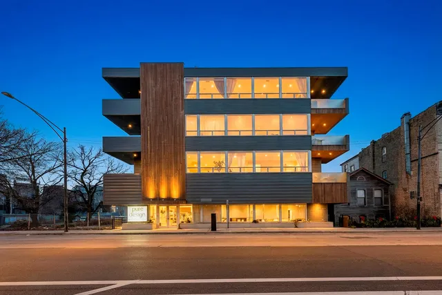 $649,950 | 1750 North Clybourn Avenue, Unit 202, Chicago, IL 60614