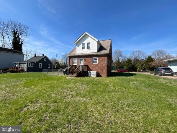 $429,900 | 1200 Railroad Avenue, Fredericksburg, VA 22401