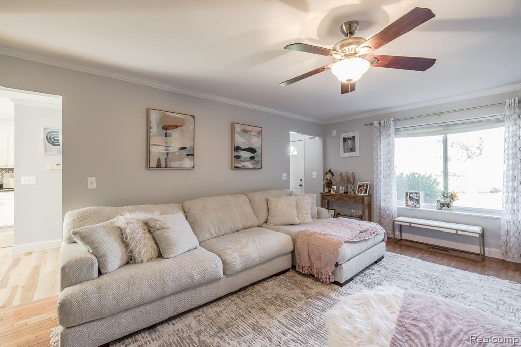 2467 Bull Run Road Oxford, MI 48371 - Photo 8 of 41