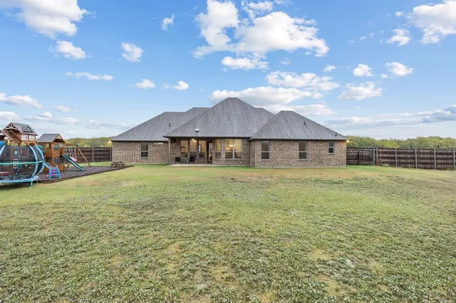 $525,000 | 620 Nighthorse Circle, Waxahachie, TX 75165