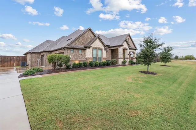 $525,000 | 620 Nighthorse Circle, Waxahachie, TX 75165
