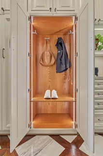 $3,199,000 | 3 Dorset Square, The Woodlands, TX 77381