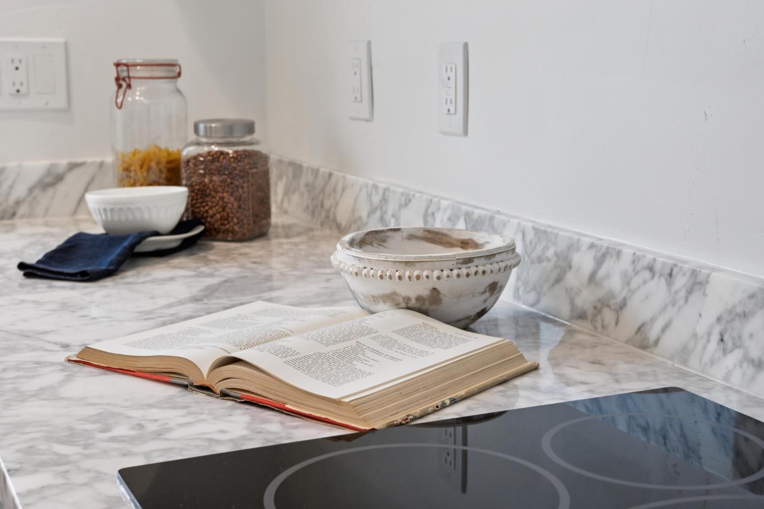 32402 Rutherford Lane Union City, CA 94587 - Photo 28 of 55 a living room with furniture and a couch