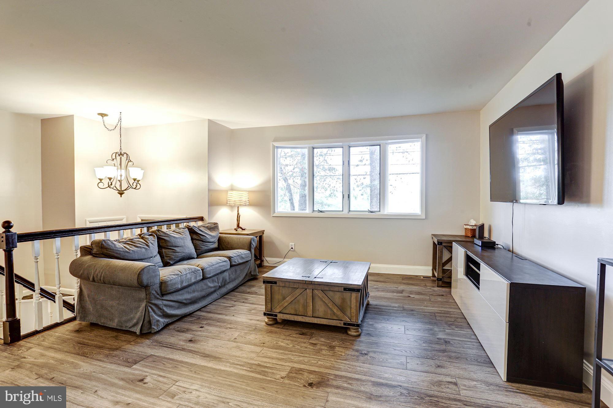 421 Obrecht Road Sykesville, MD 21784 - Photo 5 of 41 Living Room