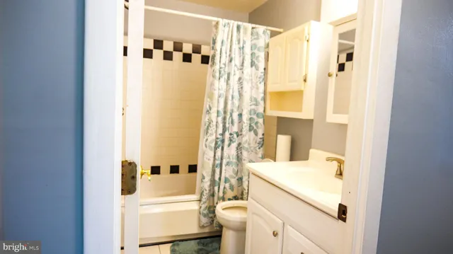 a view of a hallway with workspace