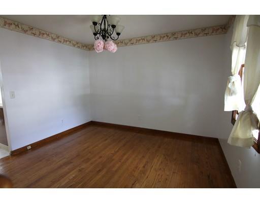 35 Fern Street Springfield, MA 01108 - Photo 3 of 14