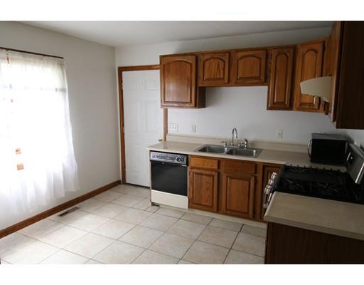 35 Fern Street Springfield, MA 01108 - Photo 4 of 14