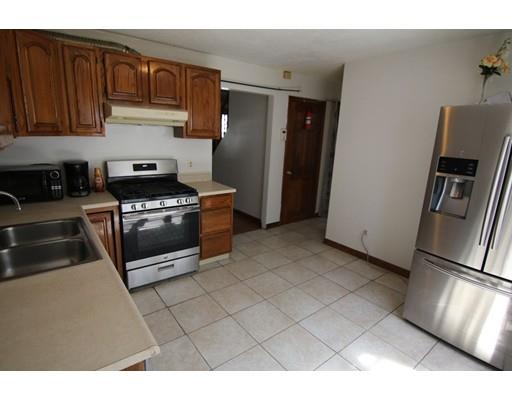 35 Fern Street Springfield, MA 01108 - Photo 5 of 14