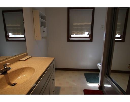 35 Fern Street Springfield, MA 01108 - Photo 10 of 14