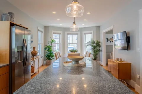 $2,095,000 | 115 Court Street, Portsmouth, NH 03801