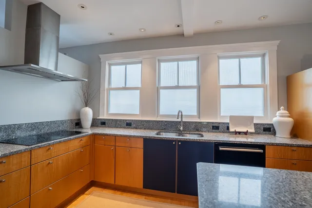 $2,095,000 | 115 Court Street, Portsmouth, NH 03801