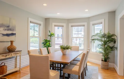 $2,095,000 | 115 Court Street, Portsmouth, NH 03801