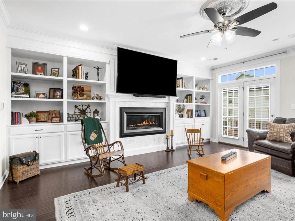 7822 Patterson Way Hanover, MD 21076 - Photo 14 of 35 Stylish Built-In Bookcases!