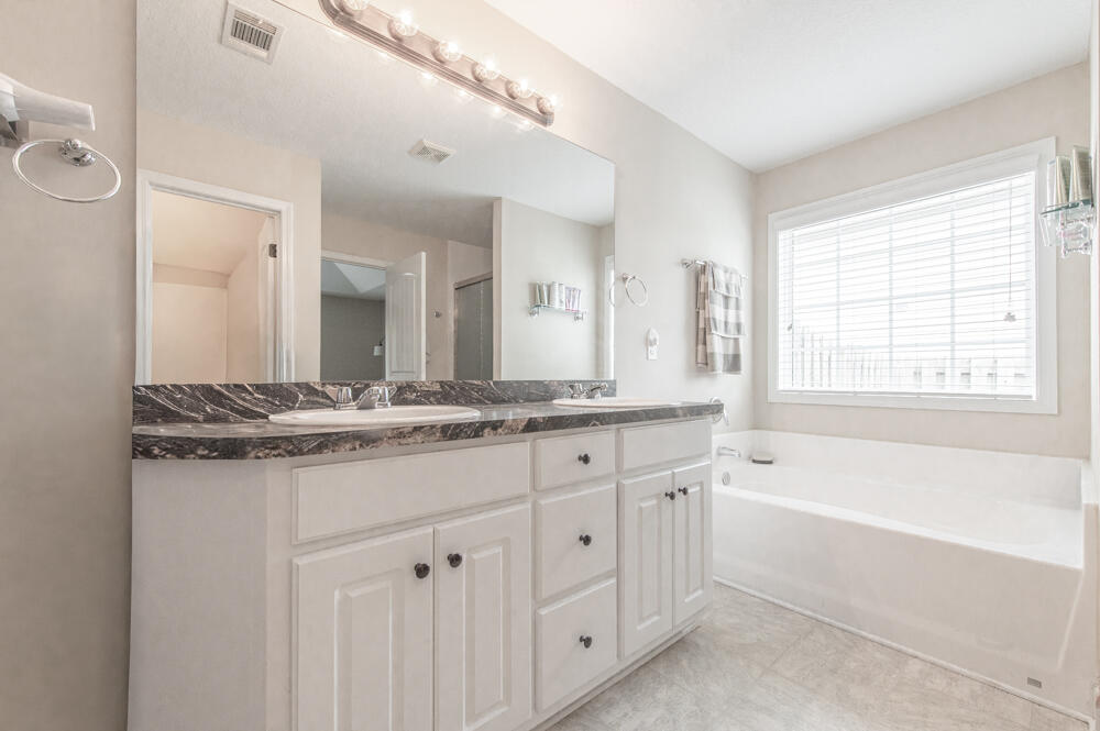 1436 Summit Way Grovetown, GA 30813 - Photo 11 of 25 Owner's Ensuite!