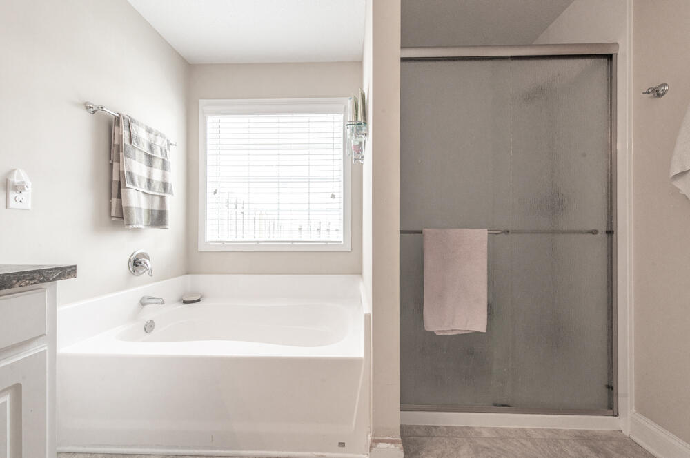 1436 Summit Way Grovetown, GA 30813 - Photo 12 of 25 Soaking Tub & Walk-in Shower!