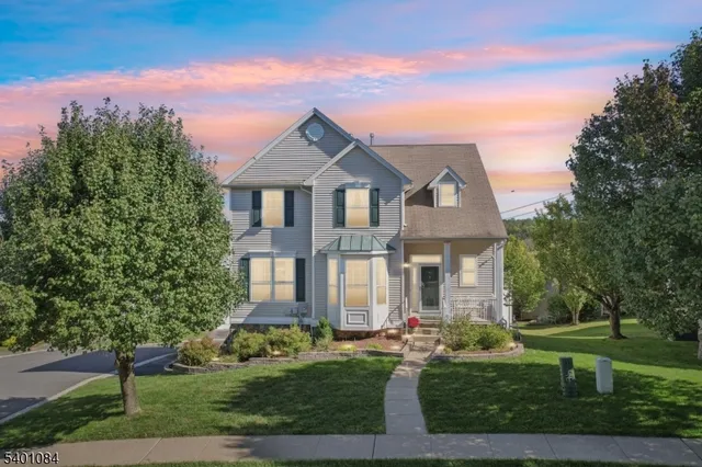 $559,999 | 205 Winding Hill Drive, Hackettstown, NJ 07840