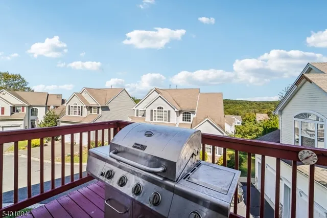 $559,999 | 205 Winding Hill Drive, Hackettstown, NJ 07840