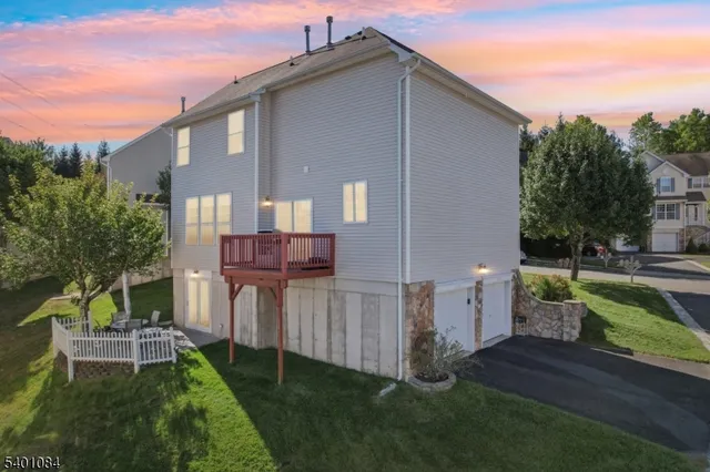 $559,999 | 205 Winding Hill Drive, Hackettstown, NJ 07840