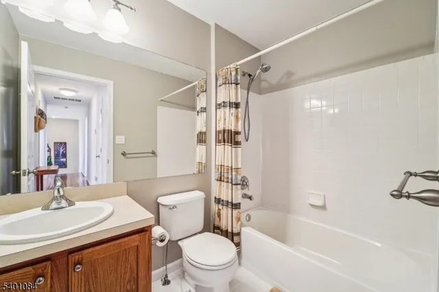 $559,999 | 205 Winding Hill Drive, Hackettstown, NJ 07840