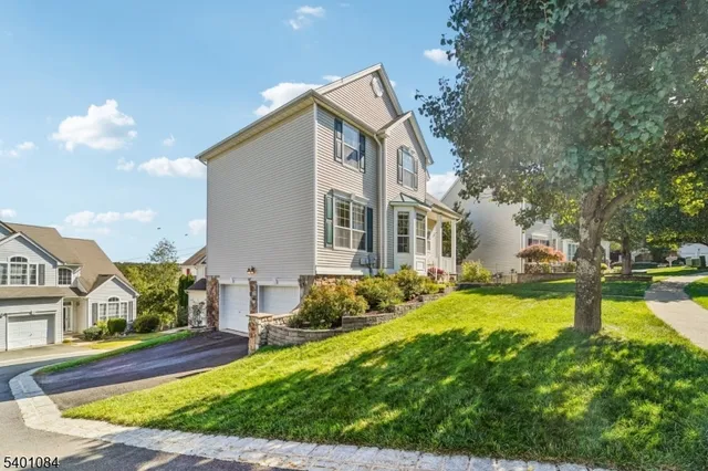 $559,999 | 205 Winding Hill Drive, Hackettstown, NJ 07840