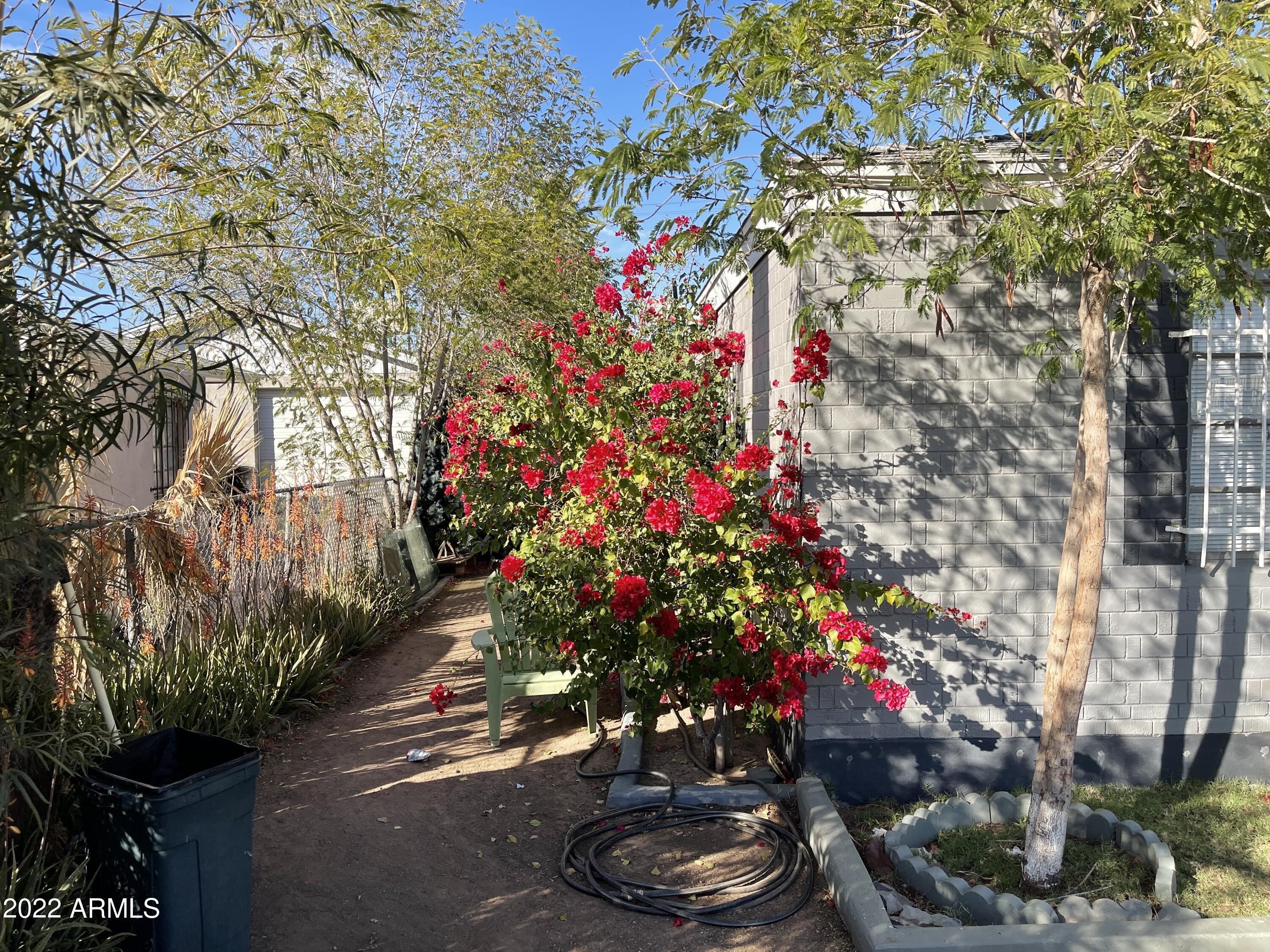 26 West Riverside Street Phoenix, AZ 85041 - Photo 1 of 22 20220209_224733862_iOS