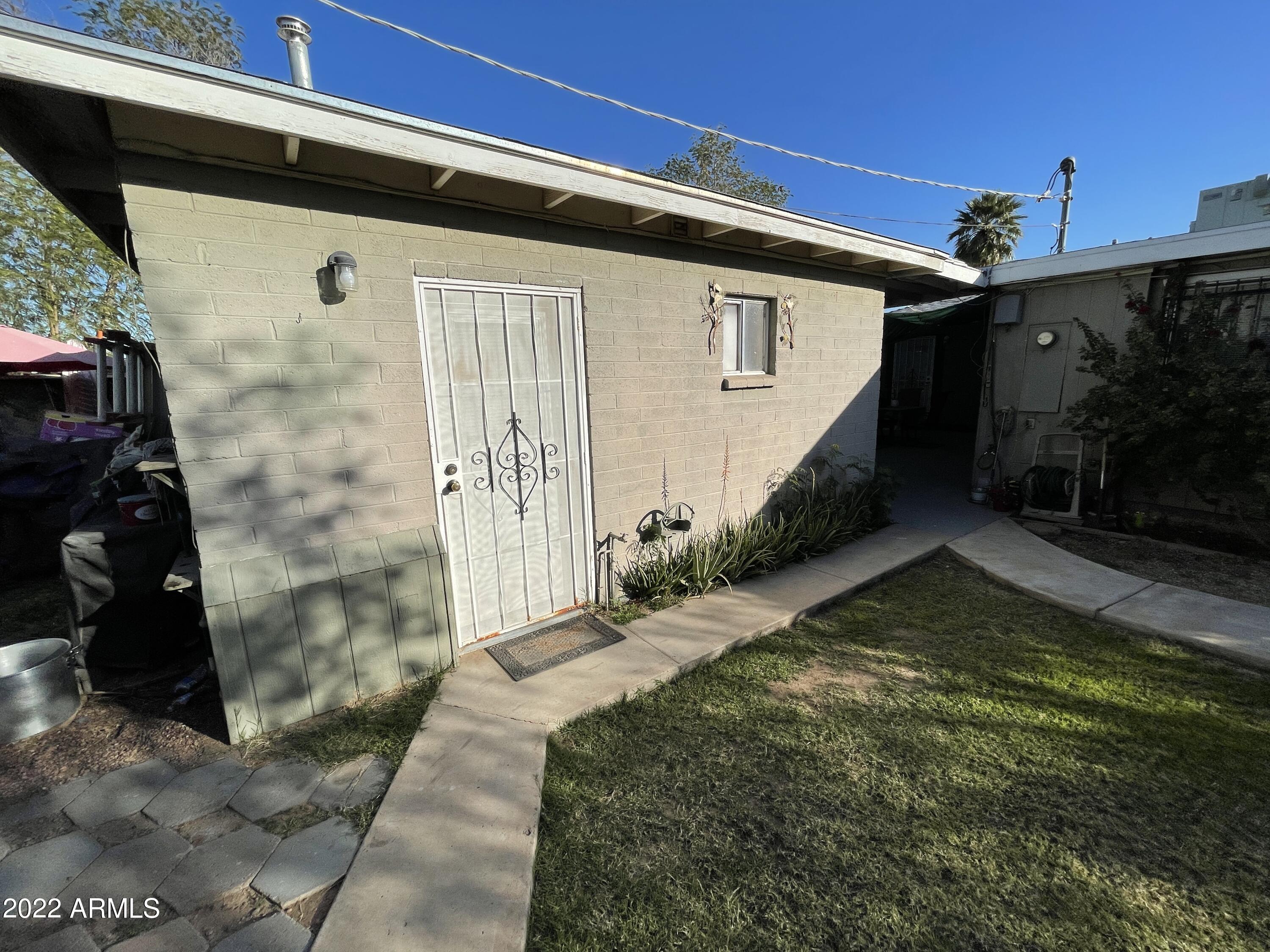 26 West Riverside Street Phoenix, AZ 85041 - Photo 17 of 22 20220209_231437832_iOS