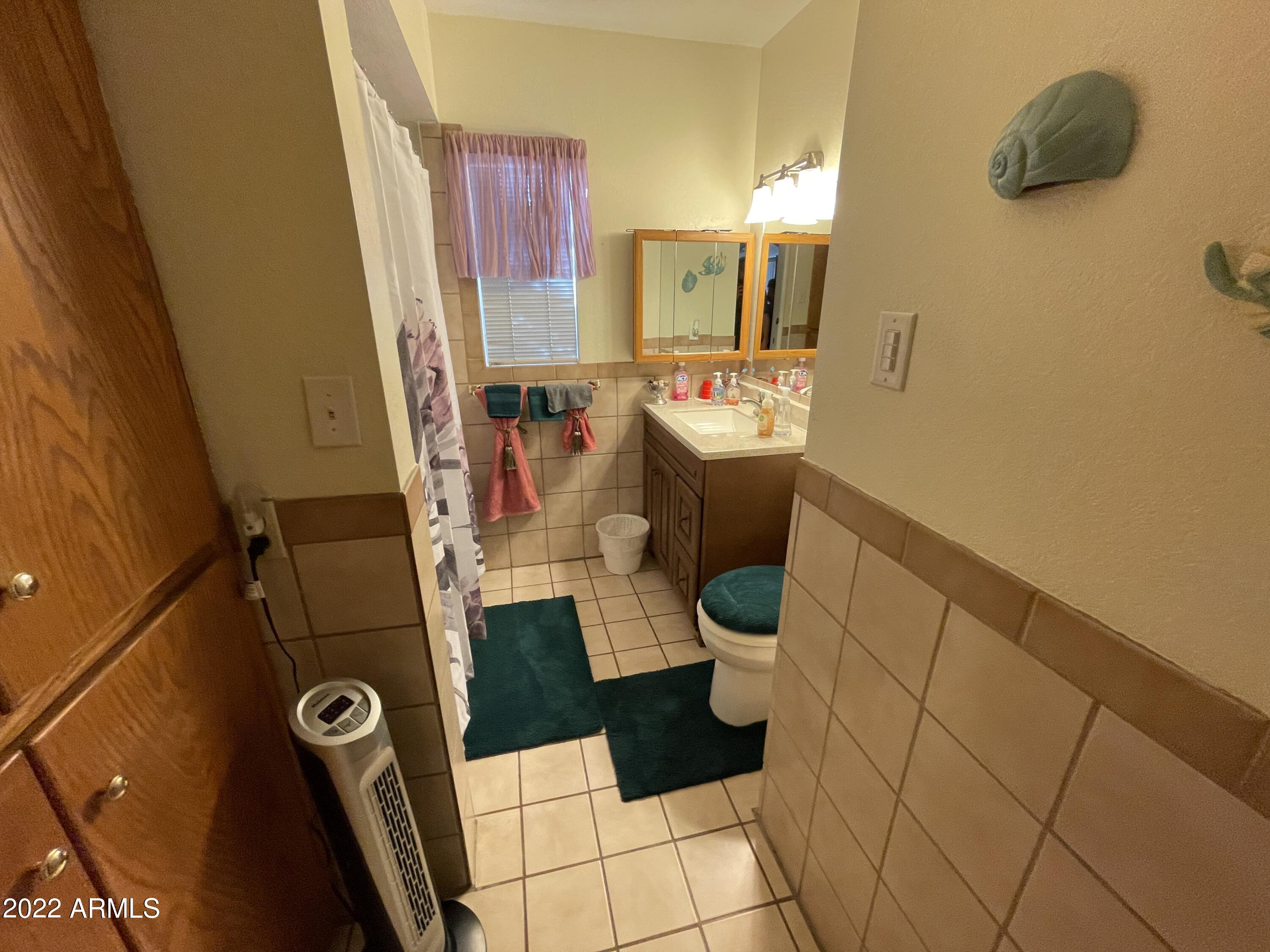 26 West Riverside Street Phoenix, AZ 85041 - Photo 10 of 22 20220209_225407772_iOS