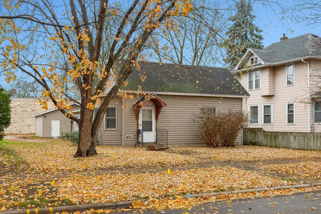 $149,900 | 1437 Kane Street, La Crosse, WI 54603