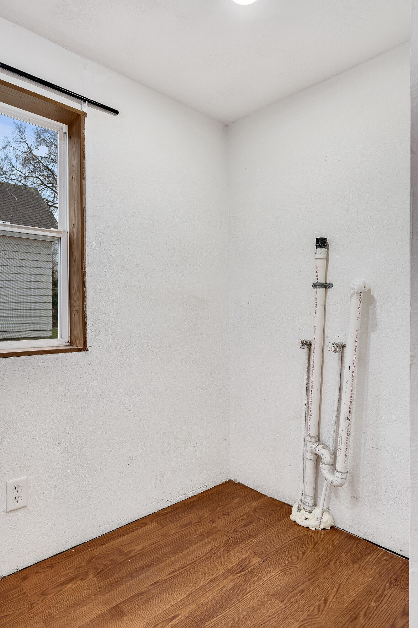 1437 Kane Street La Crosse, WI 54603 - Photo 13 of 27 Office