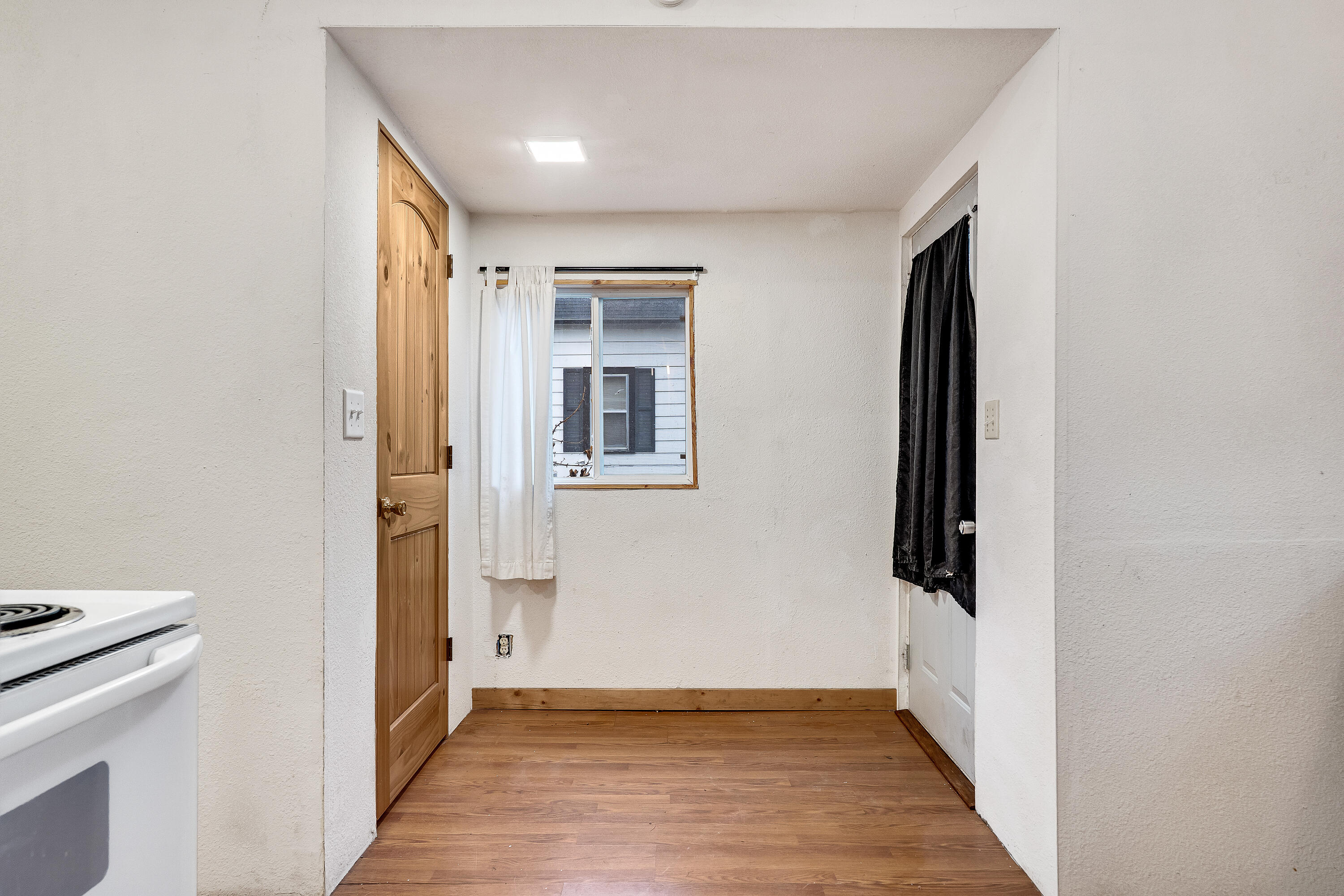 1437 Kane Street La Crosse, WI 54603 - Photo 18 of 27 Door to backporch