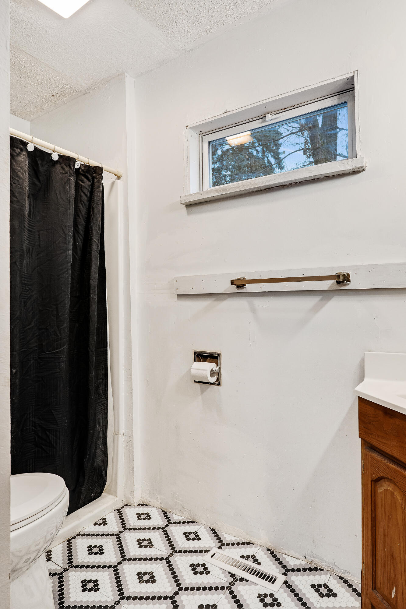 1437 Kane Street La Crosse, WI 54603 - Photo 19 of 27 Bathroom