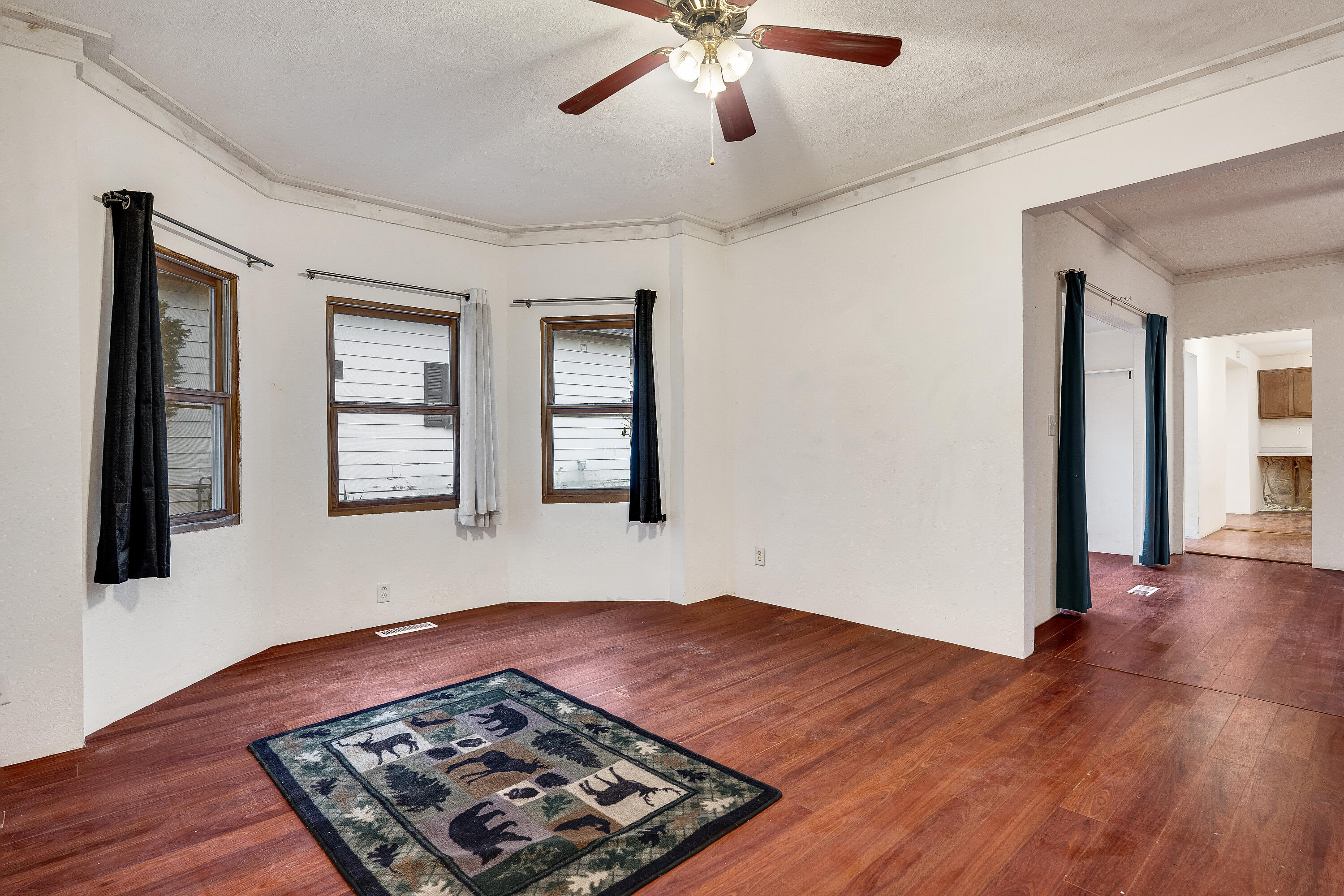 1437 Kane Street La Crosse, WI 54603 - Photo 7 of 27 Living Room