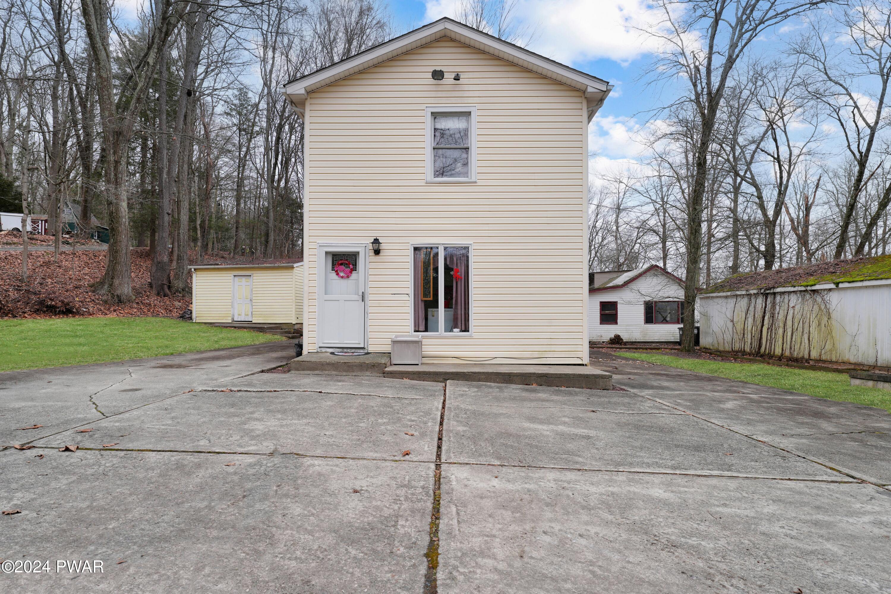 105 Rosewood Road Dingmans Ferry, PA 18328 - Photo 3 of 16 LEX00056