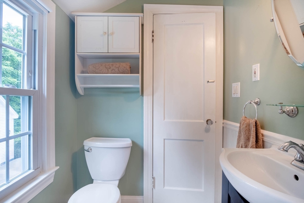 43 Ellsworth Avenue Springfield, MA 01118 - Photo 22 of 35