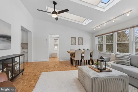 $975,000 | 300 Barry Lane, Wallingford, PA 19086