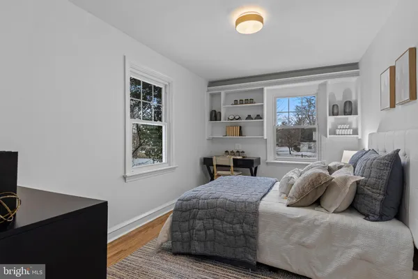 $925,000 | 300 Barry Lane, Wallingford, PA 19086