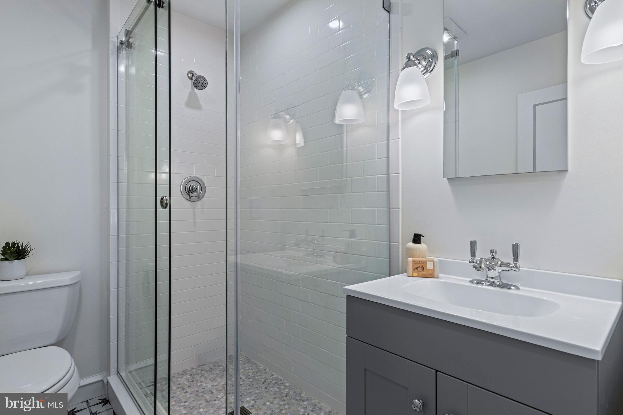 300 Barry Lane Wallingford, PA 19086 - Photo 29 of 52 First Floor Full-Bath