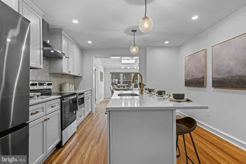 $975,000 | 300 Barry Lane, Wallingford, PA 19086