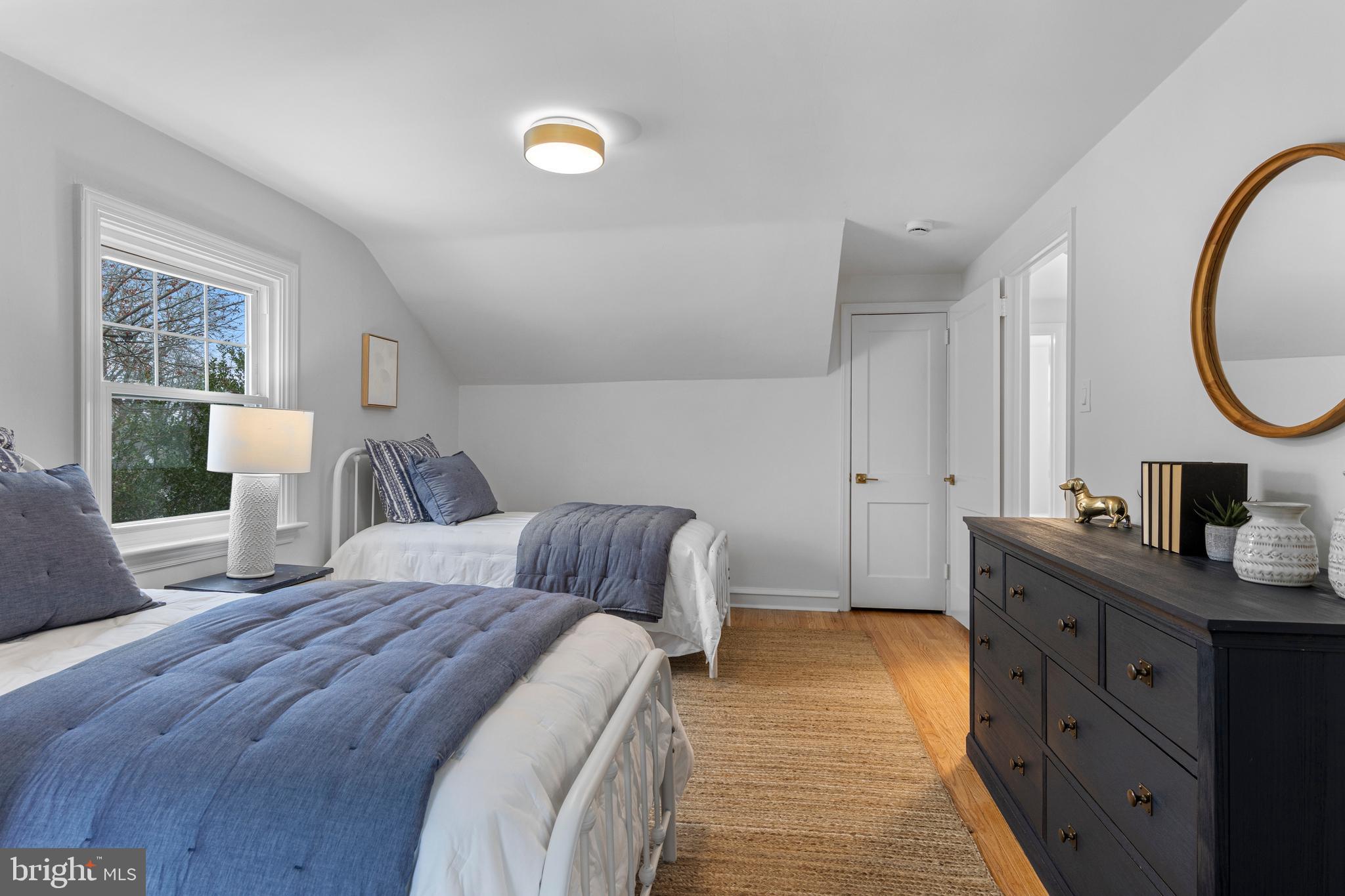 300 Barry Lane Wallingford, PA 19086 - Photo 37 of 52 2nd Floor Bedroom 3