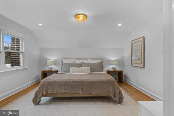 $925,000 | 300 Barry Lane, Wallingford, PA 19086